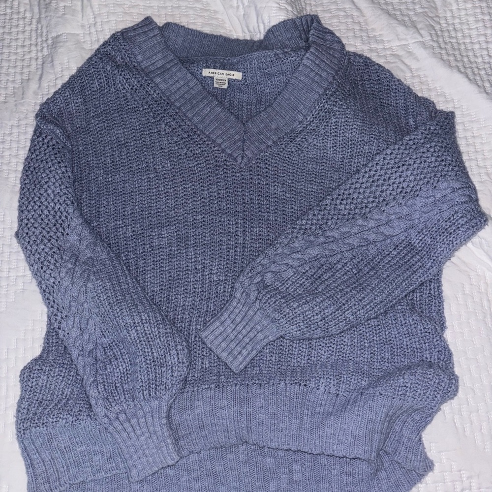American Eagle V-Neck Sweater in Heather Blue